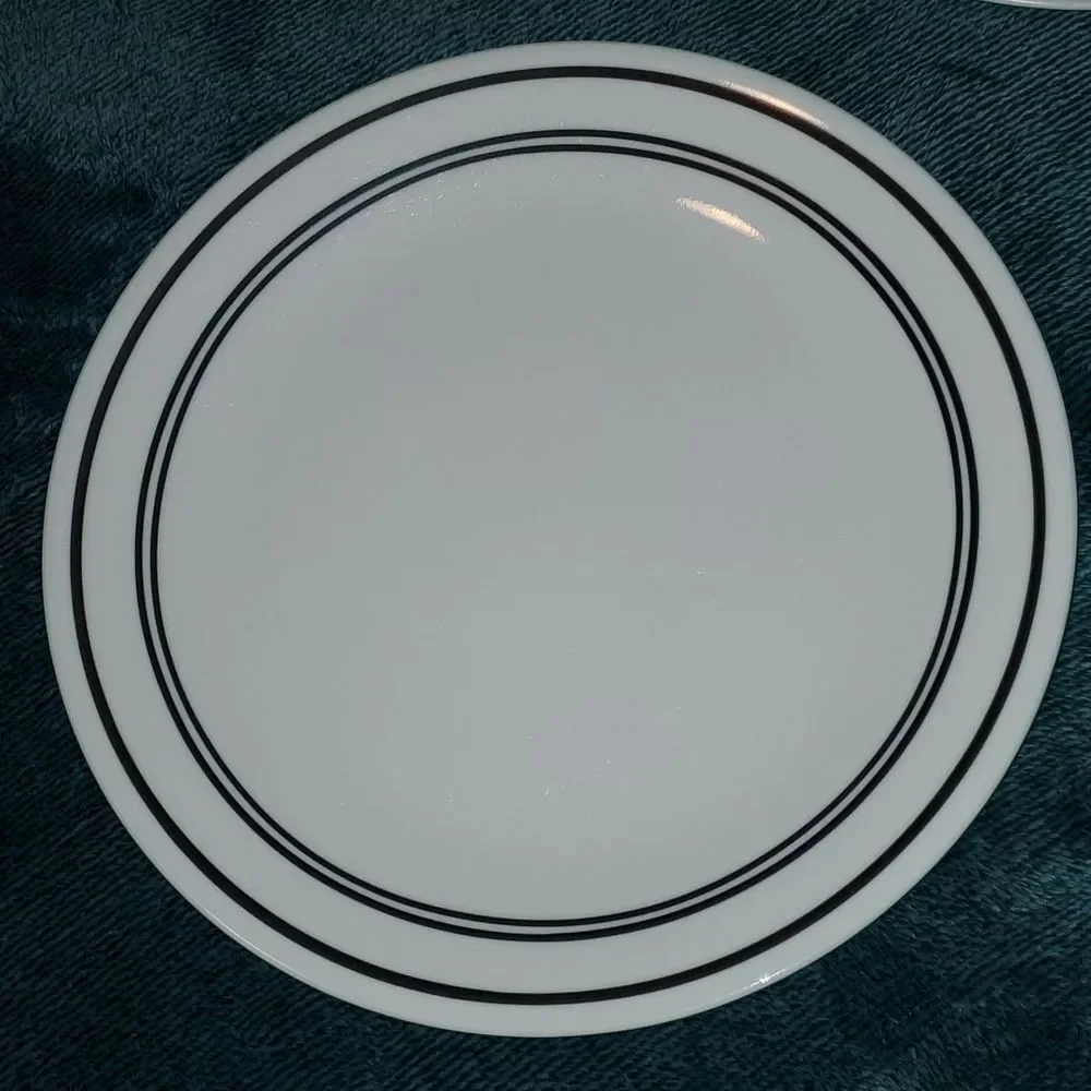 Classic Cafe in Black by‎ Corelle Set of Four 10.5